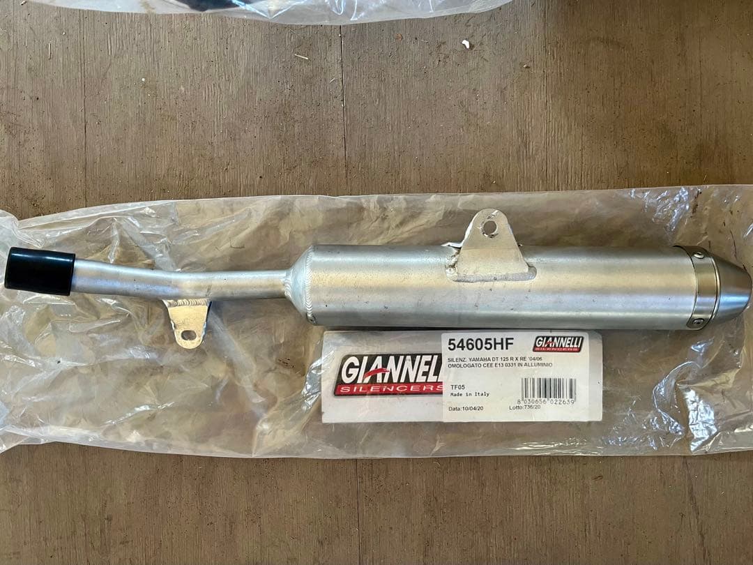 DT125R 3FW 用　GIANNELLI 製　チャンバーとサイレンサ