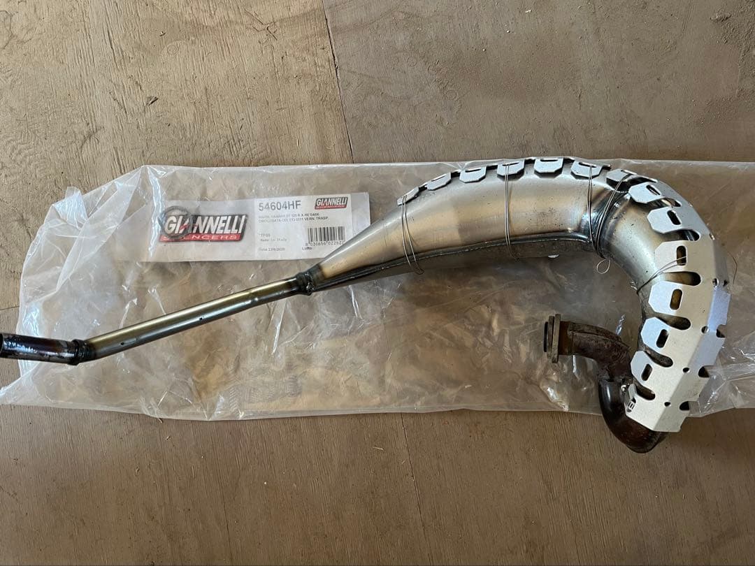 DT125R 3FW 用　GIANNELLI 製　チャンバーとサイレンサ