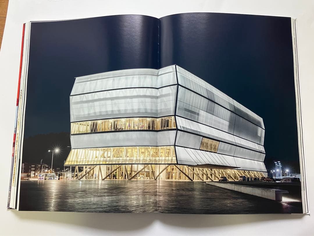 アート・デザイン・音楽 SMILJAN RADIC 2013-2019