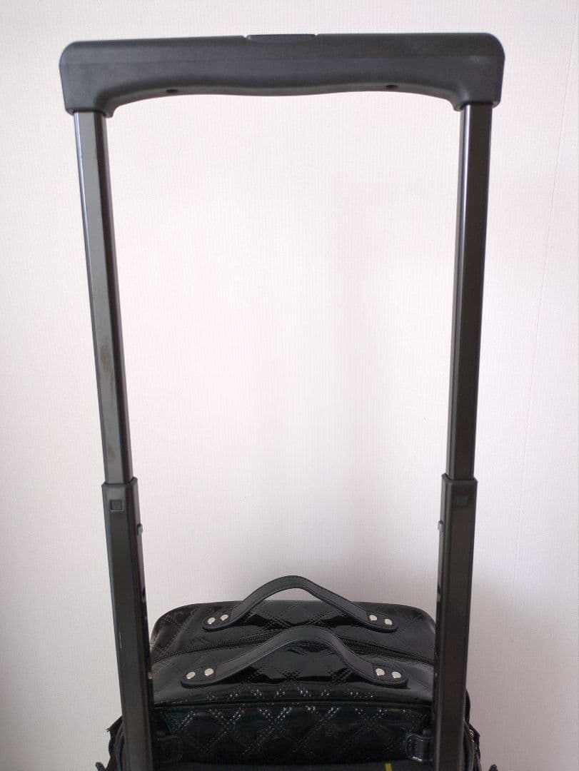 【美品】SWANY キャリーケース　キルティング　エナメル調　多収納　機内持込み