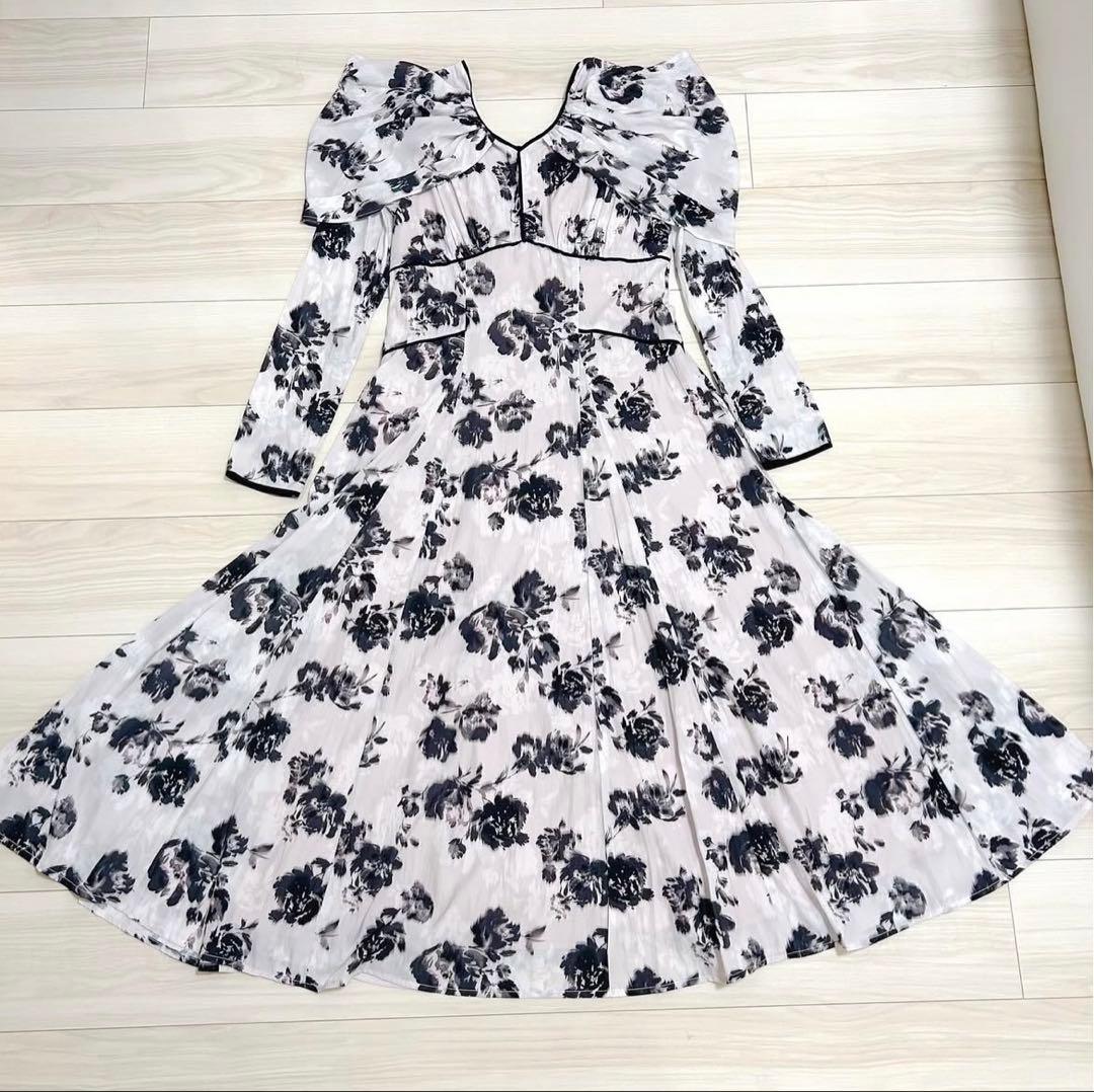 ワンピース Herlipto Winter Rose Dress M