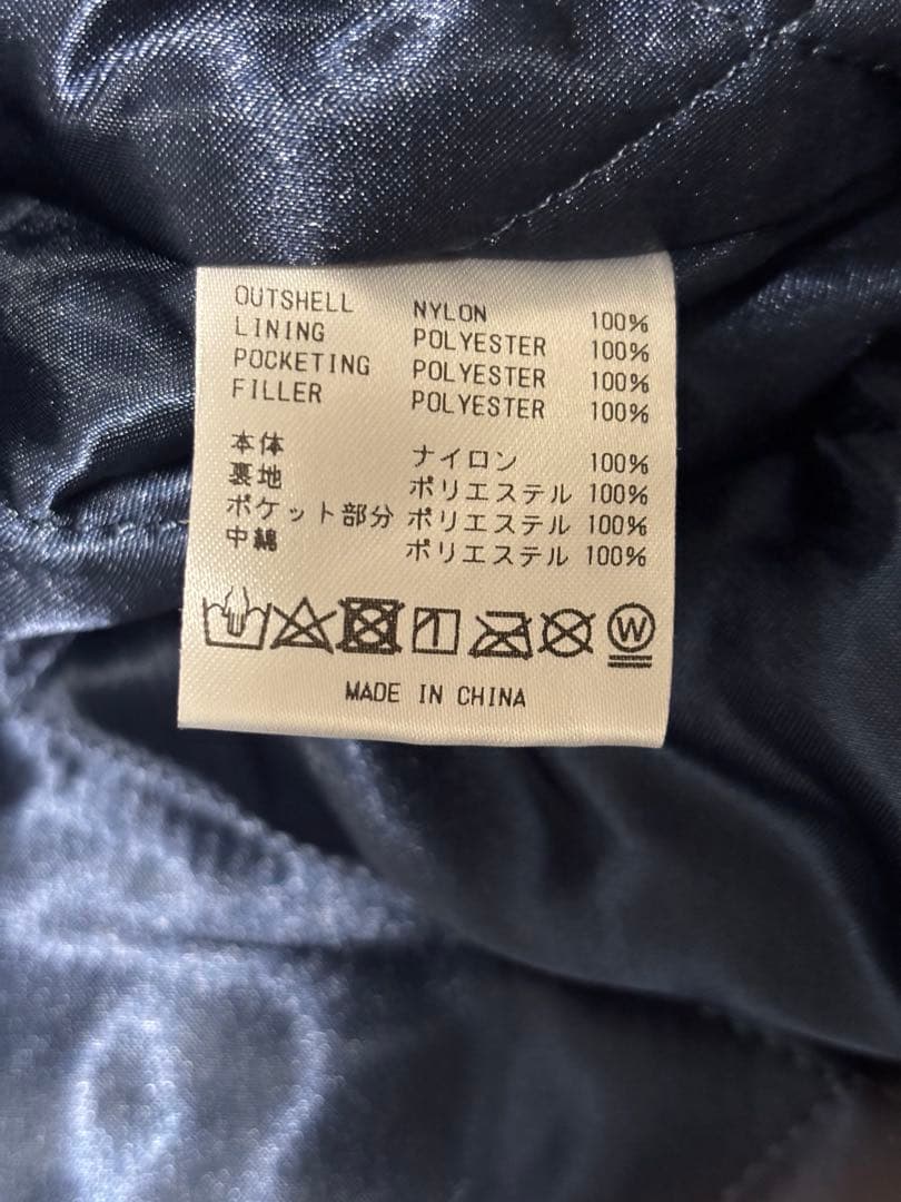 美品！NEWERAニューエラ　ヤンキースYankees スタジャン ネイビー　L