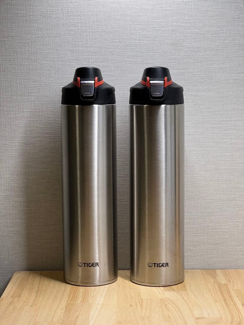 TIGERステンレス 水筒2本セット・ケース付き