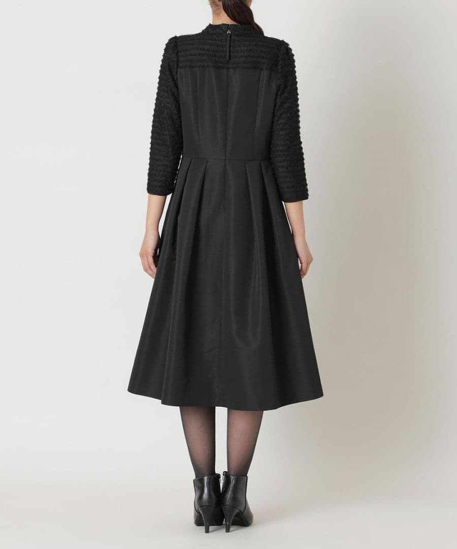 新品73,700円トゥービーシックレースコンビ ワンピースブラック 50サイズ