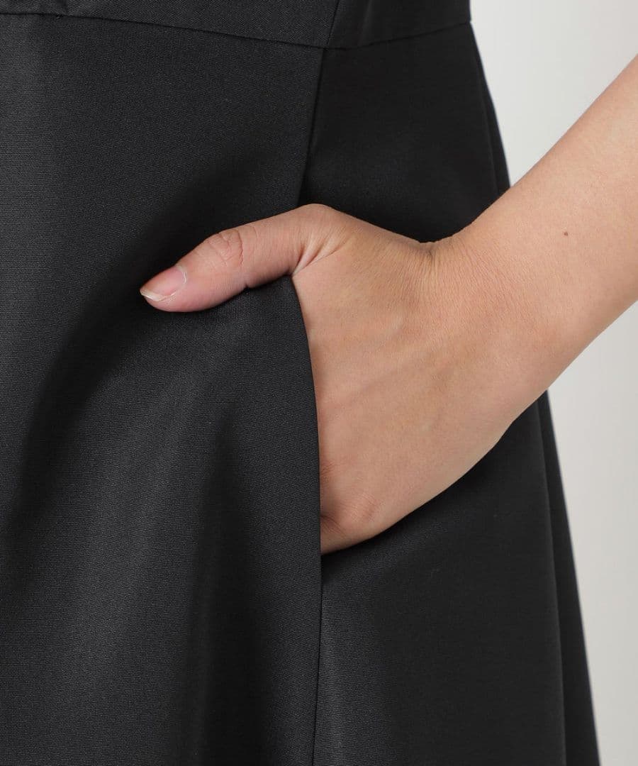 新品73,700円トゥービーシックレースコンビ ワンピースブラック 50サイズ