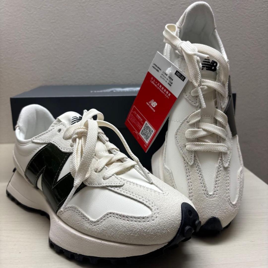 【新品】ニューバランス　WS327JWAB 23.5cm