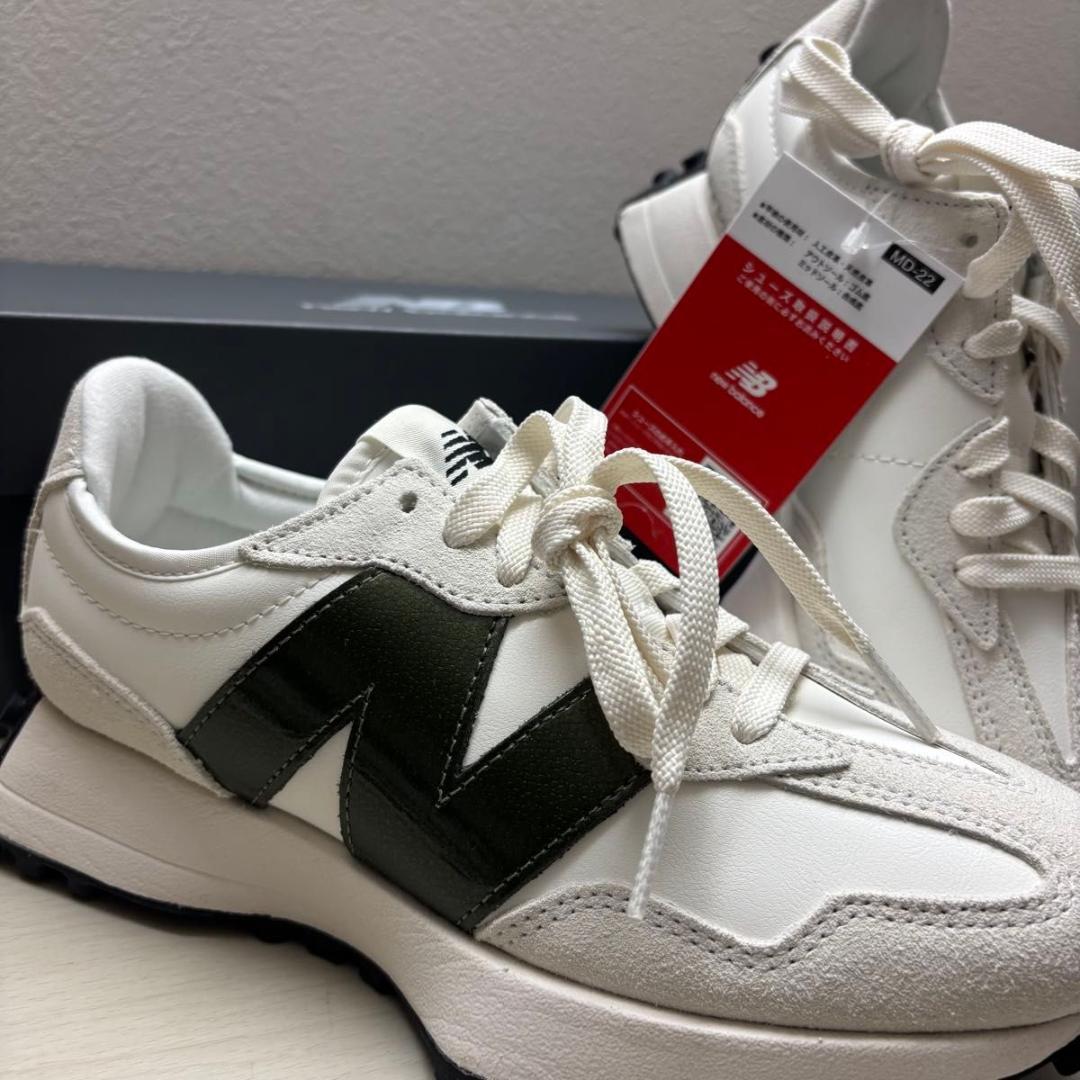 【新品】ニューバランス　WS327JWAB 23.5cm