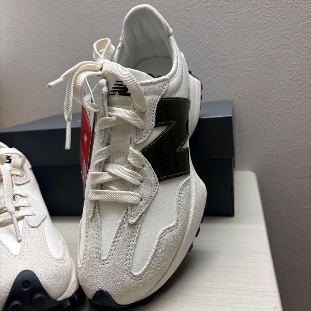 【新品】ニューバランス　WS327JWAB 23.5cm