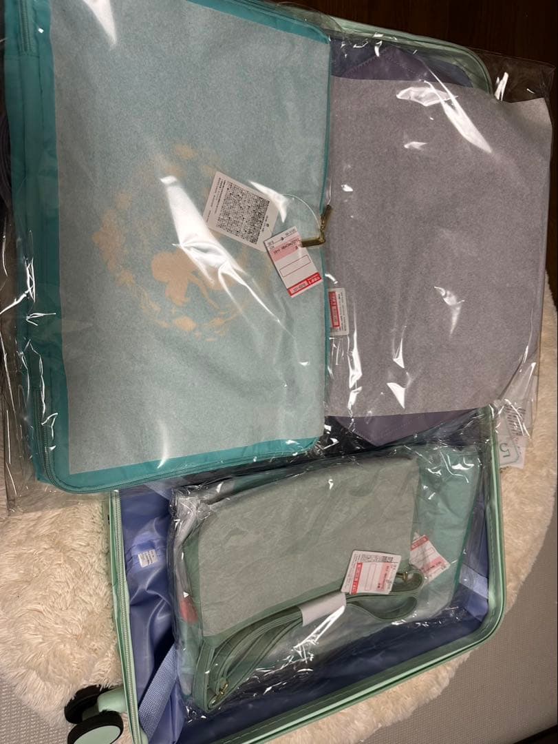 しまむら　ちはるさんコラボ　アリエルハッピーバッグ5点セット新品　抜取り無し