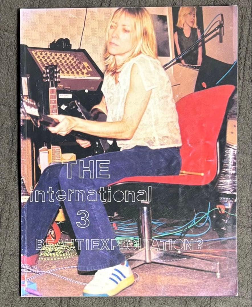 アート・デザイン・音楽 THE International magazine #3 Kim Gordon