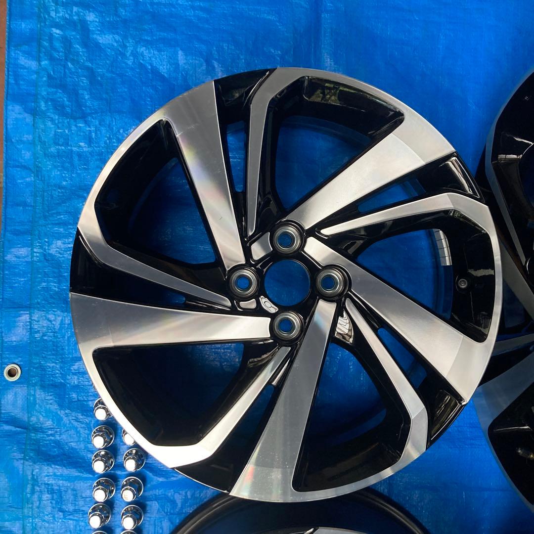 トヨタ　ライズ純正アルミホイール １７-６J 新車外し