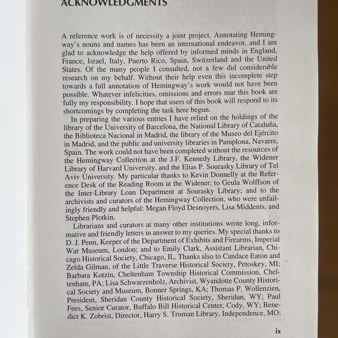 洋書 READING HEMINGWAY: The Facts in the Fict