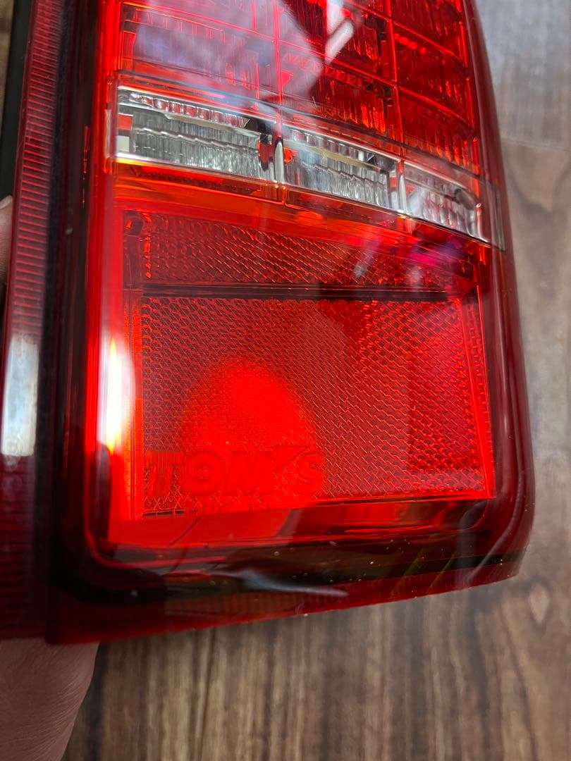 TOM.S ハイエース　LEDテールランプ