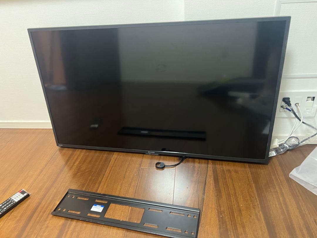 【美品】SHARP AQUOS 42V型 4Kテレビ 2023年製 画面割れ