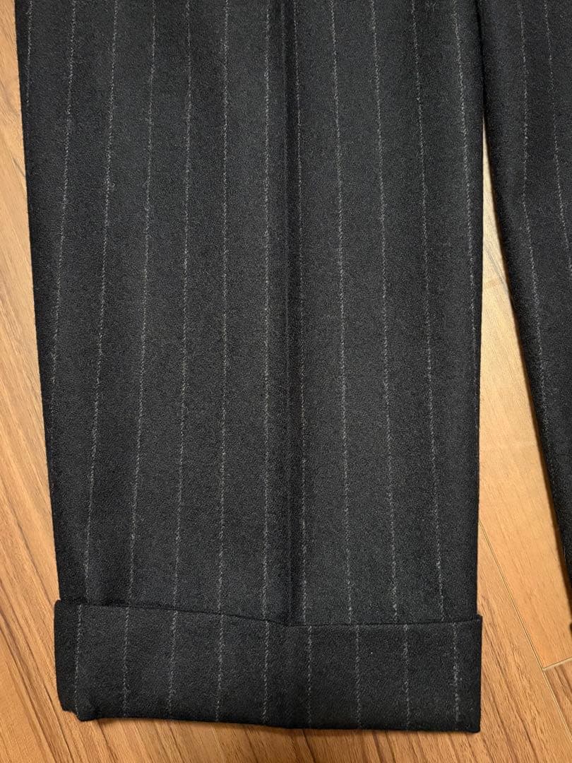 kolor ピンストライプテーパードスラックス