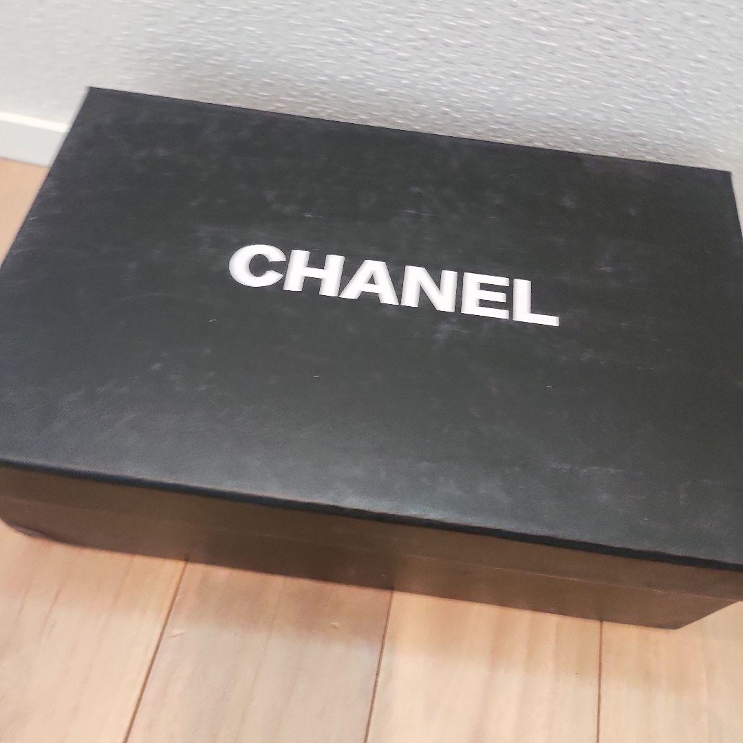 CHANEL フラットシューズ ホワイト・ブラック