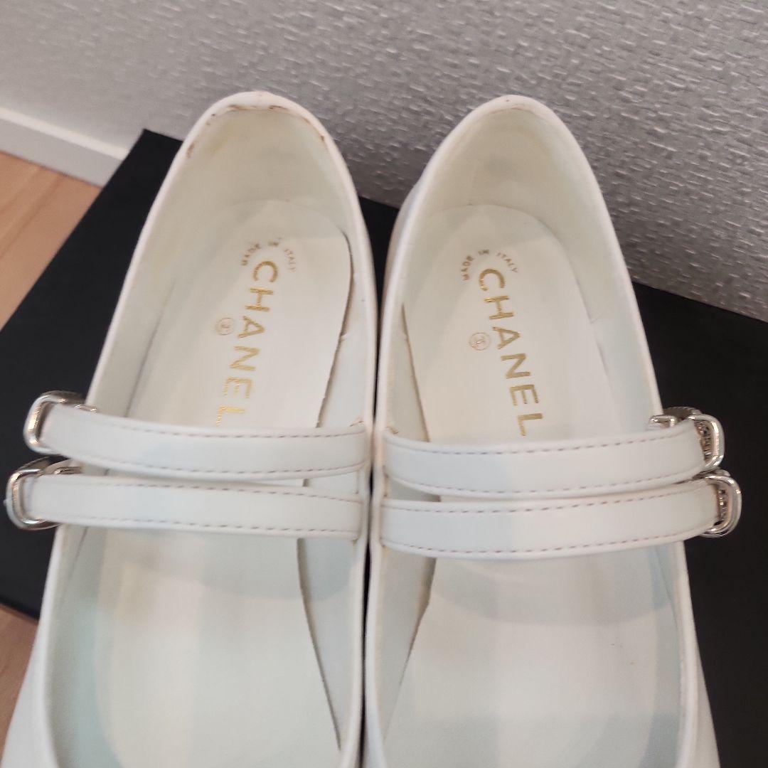 CHANEL フラットシューズ ホワイト・ブラック