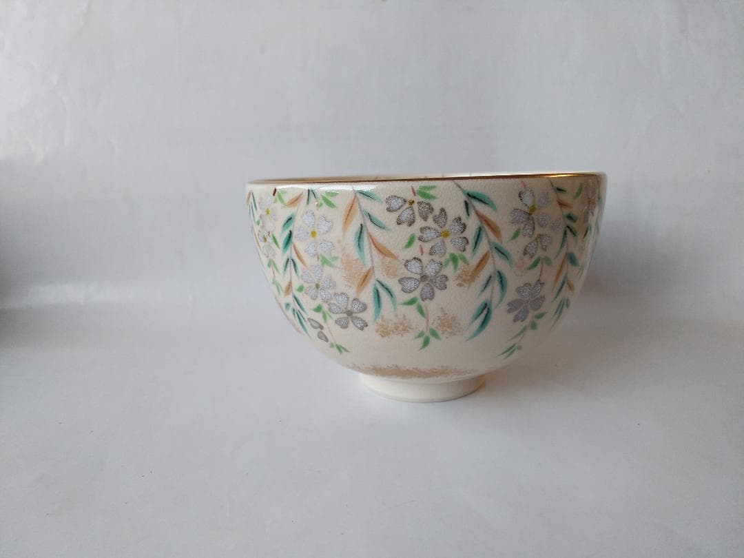 橋本紫雲 平安紫雲 色絵 柳桜文 茶碗 共箱 茶道具 茶器 抹茶碗 新品 です。