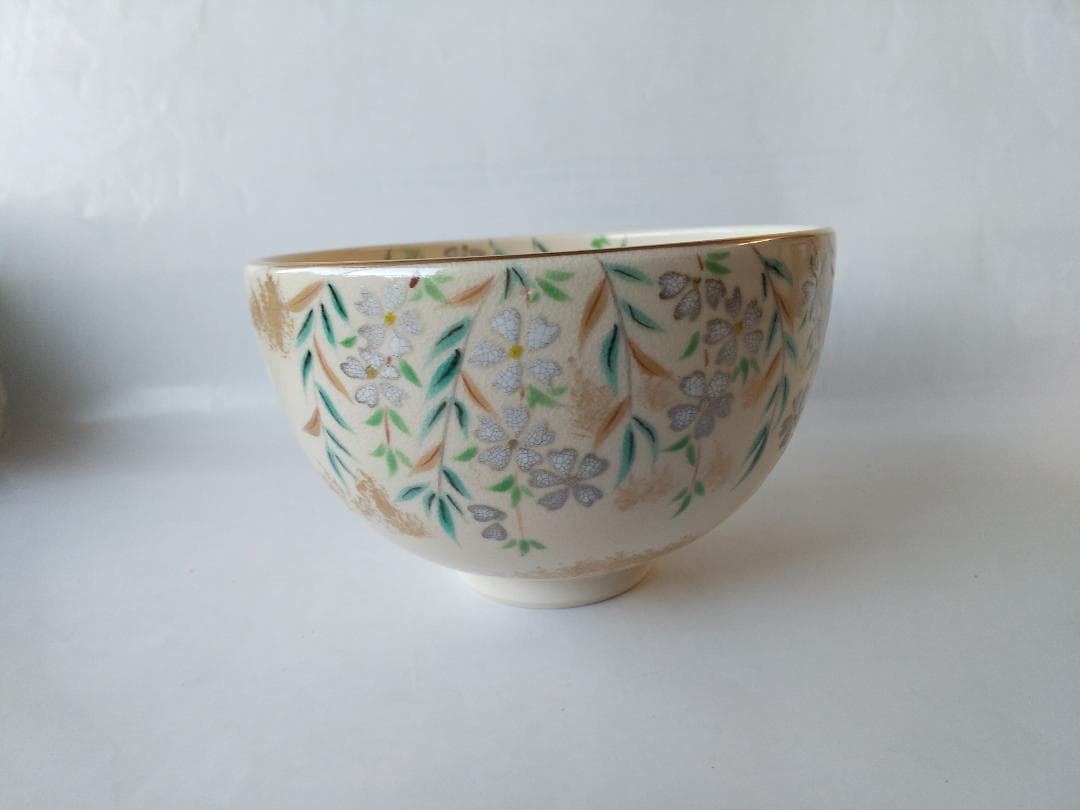 橋本紫雲 平安紫雲 色絵 柳桜文 茶碗 共箱 茶道具 茶器 抹茶碗 新品 です。