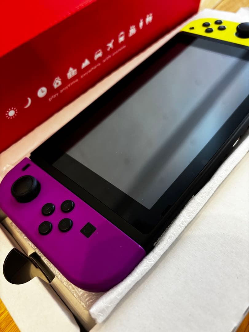 Nintendo Switch 本体　ネオンパープル（L）　ネオンイエロー（R）