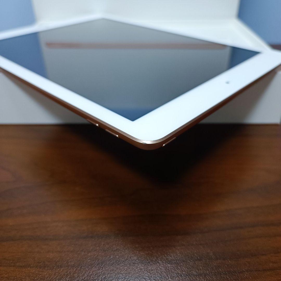 (美品) iPad 9.7 第6世代 WiFi 128GB キーボード付き