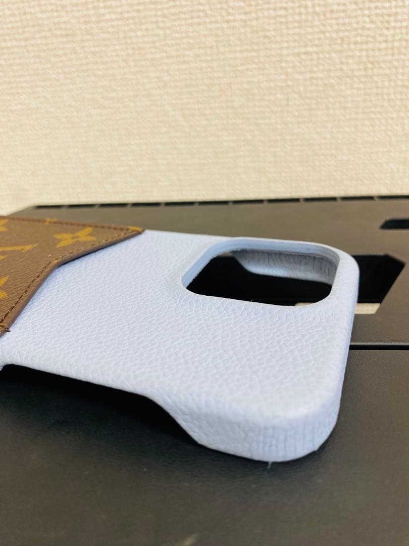7605.【極美品】LOUIS VUITTON iPhone13 pro ケース