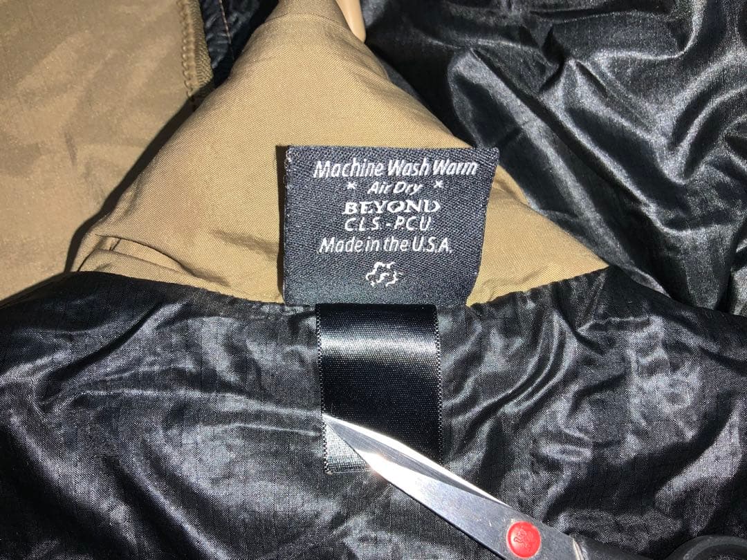 米軍実物Beyond PCU Level7 プリマロフトベスト coyote S