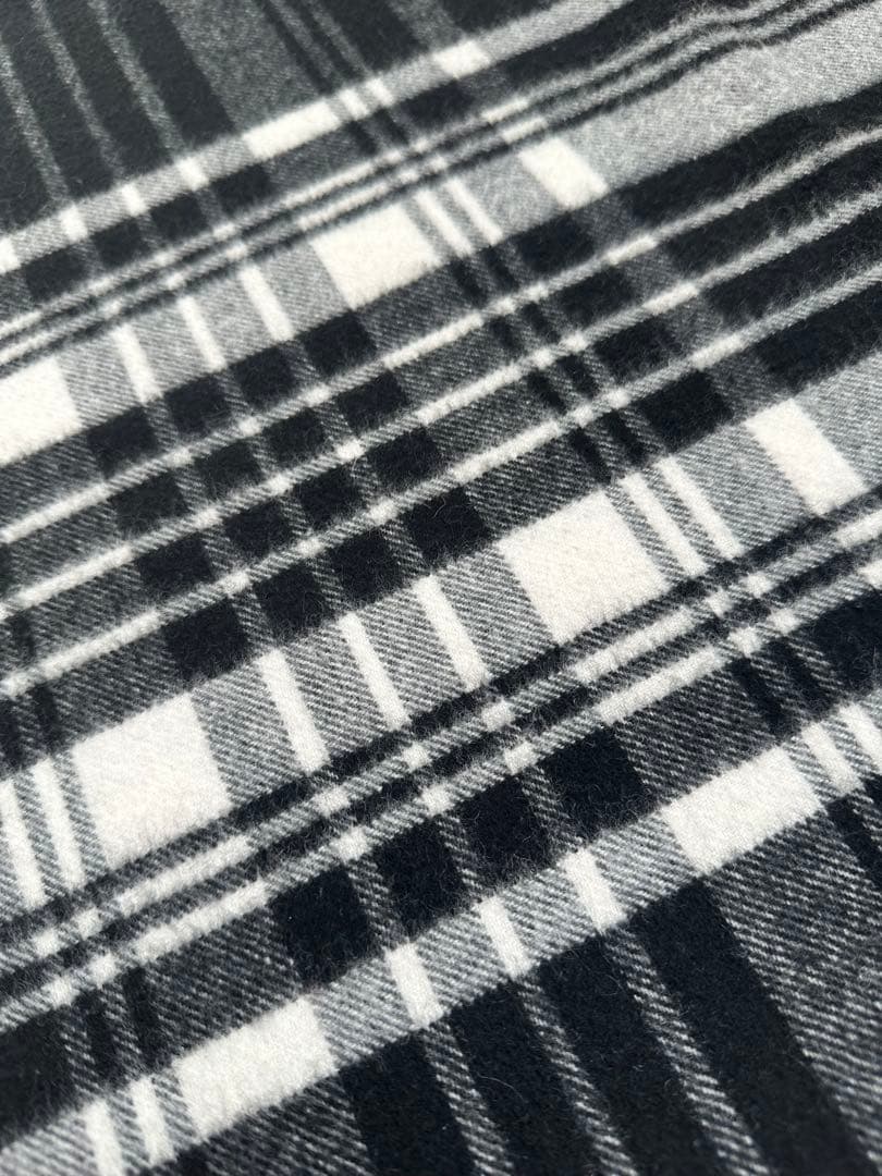 【美品】ジョンストンズ　カシミヤ大判ストール ブラック&ホワイトスチュワート