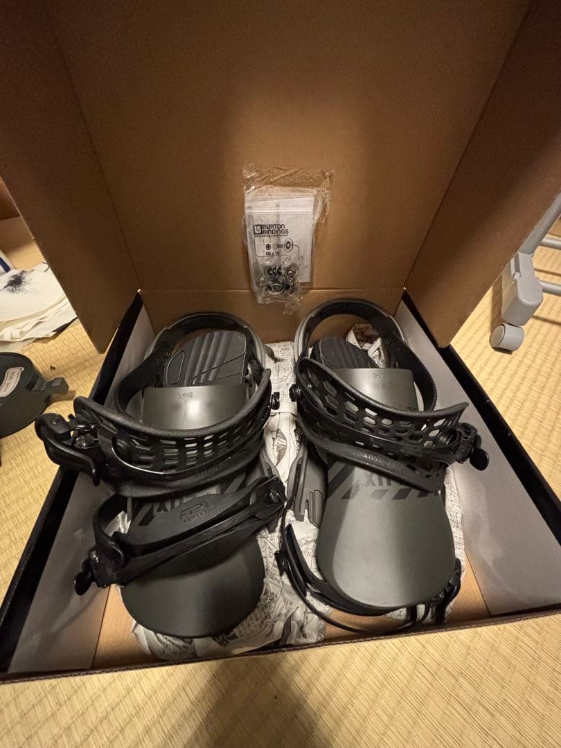 スノーボードビンディングFLUX R2