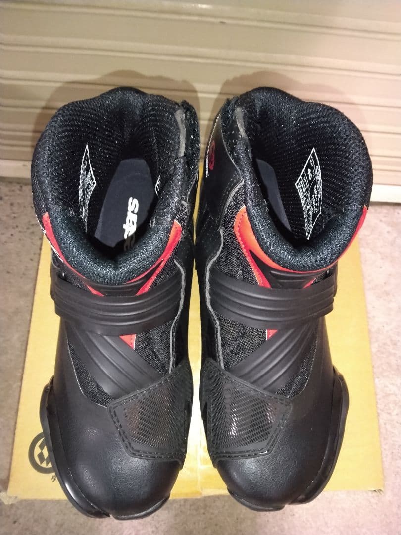 アルパインスターズライディングブーツ