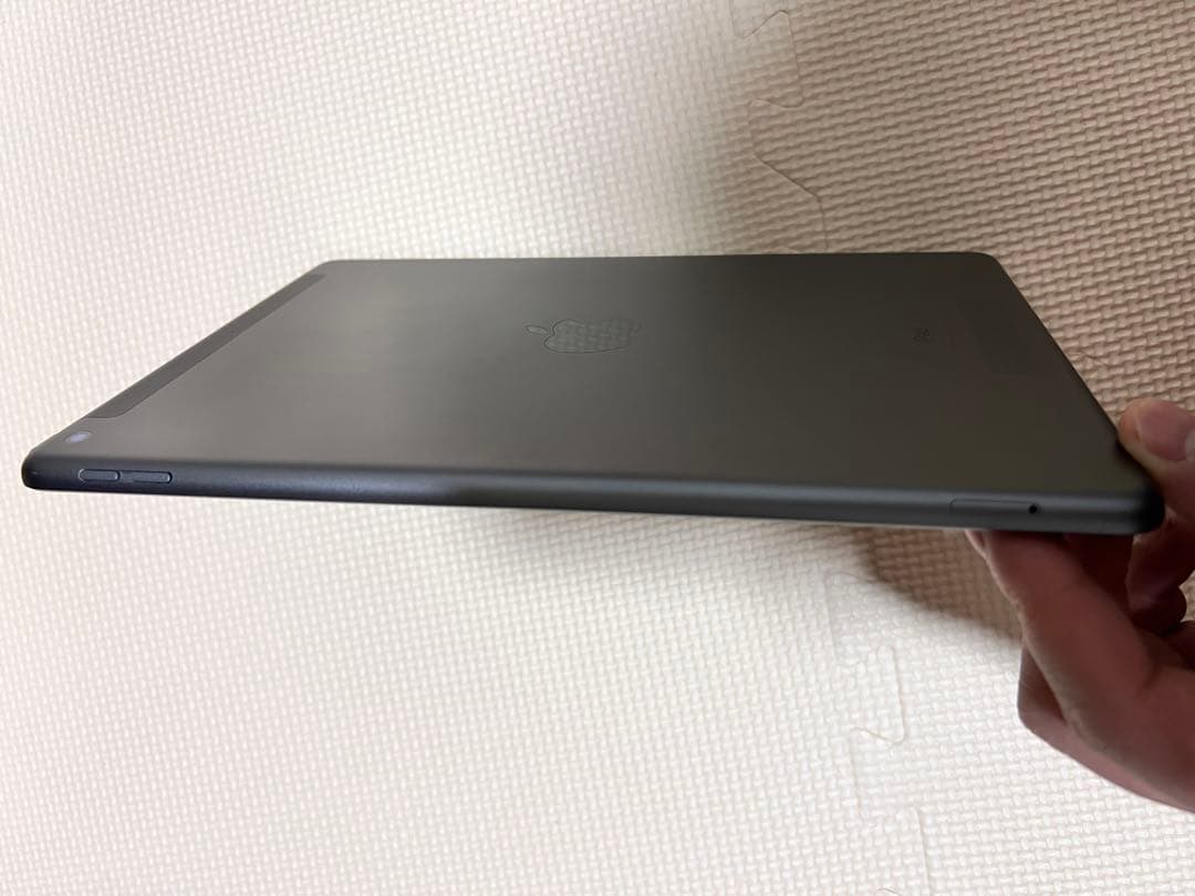 Apple iPad 第7世代 32GB スペースグレー SIMロック解除済