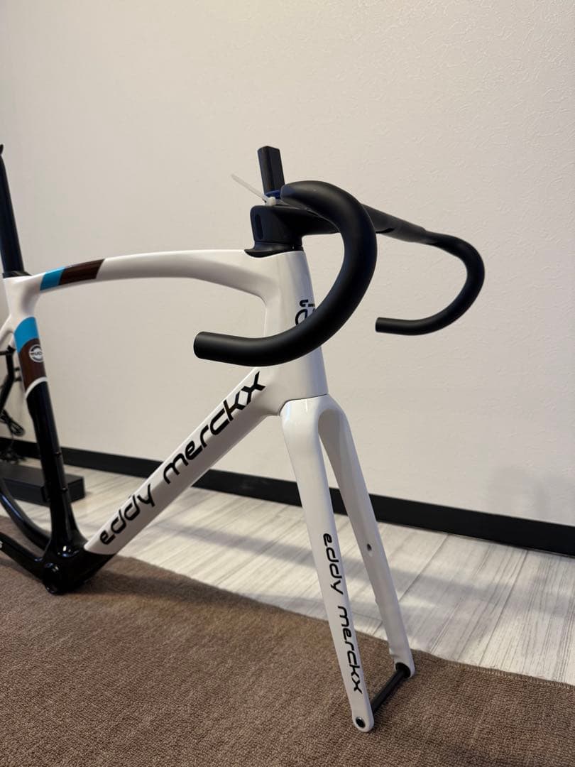 eddy merckx 525 AG2Rカラー Mサイズ