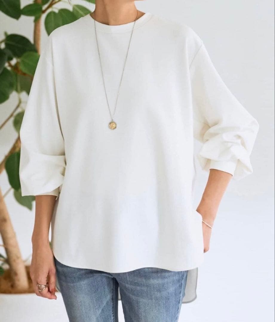 新品未使用　BEARDSLEY Tブラウス