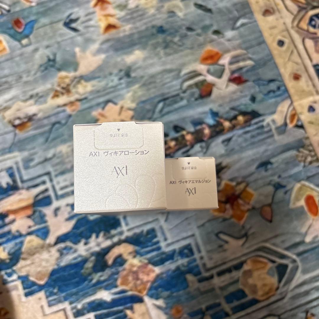 クオレAXI ヴィキアローションAR ヴィキアエマルジョンセット化粧水　乳液