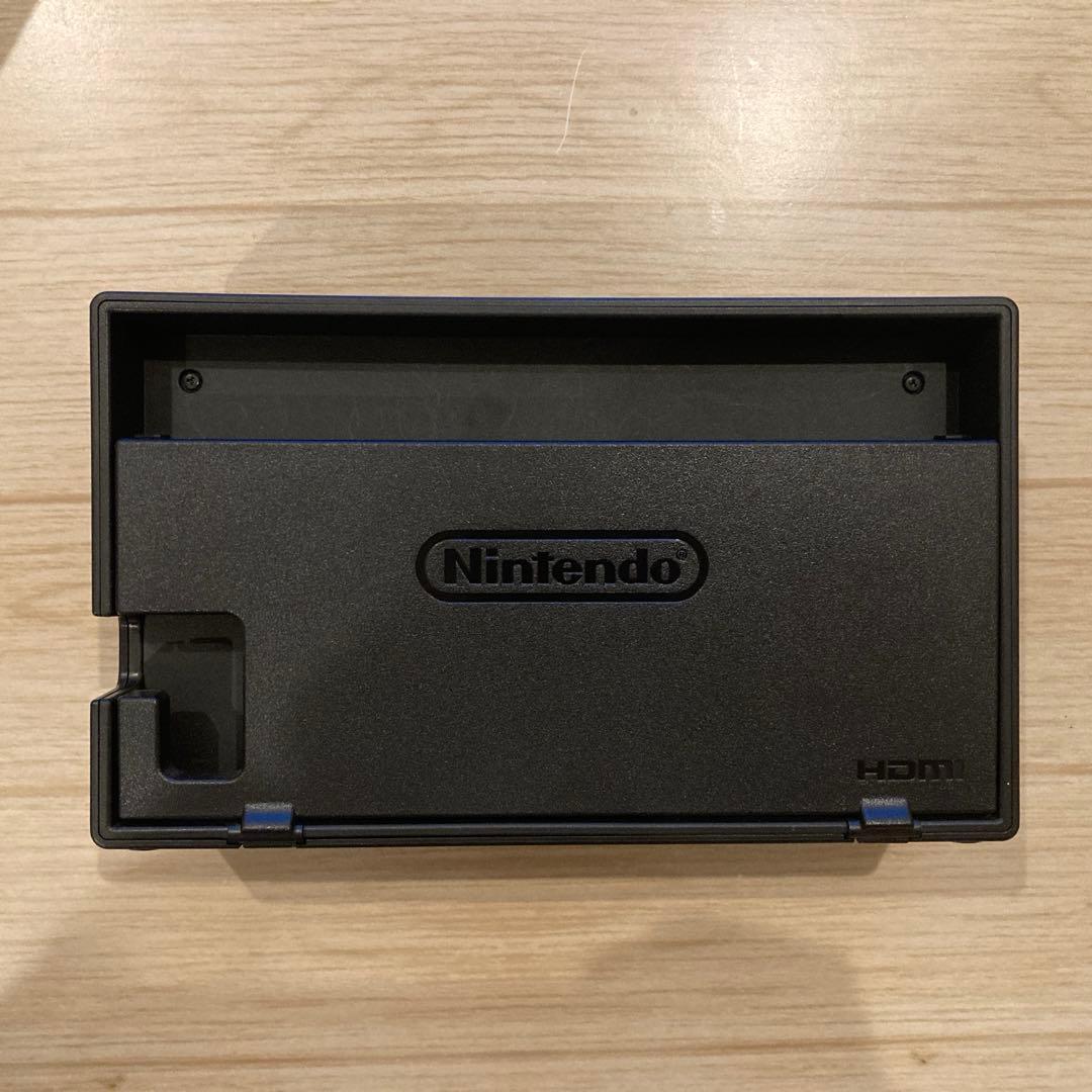 Nintendo Switch 本体＋Joy-Con（青・緑）、付属品