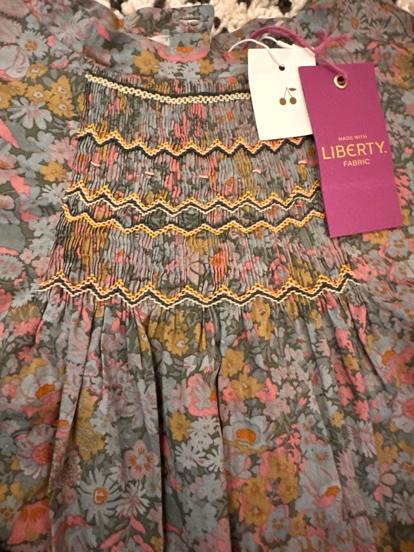 ボンポワン花柄ワンピース