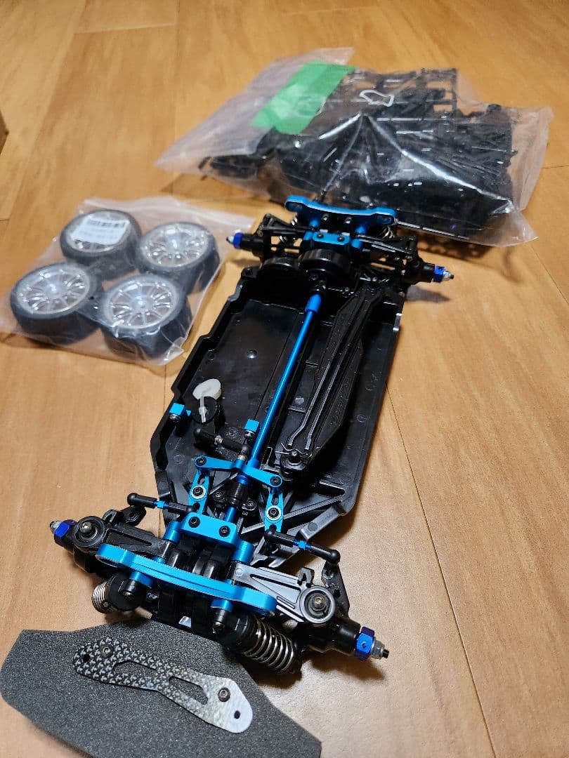 タミヤ　TT-02 ラジコンシャーシ　アルミオプション