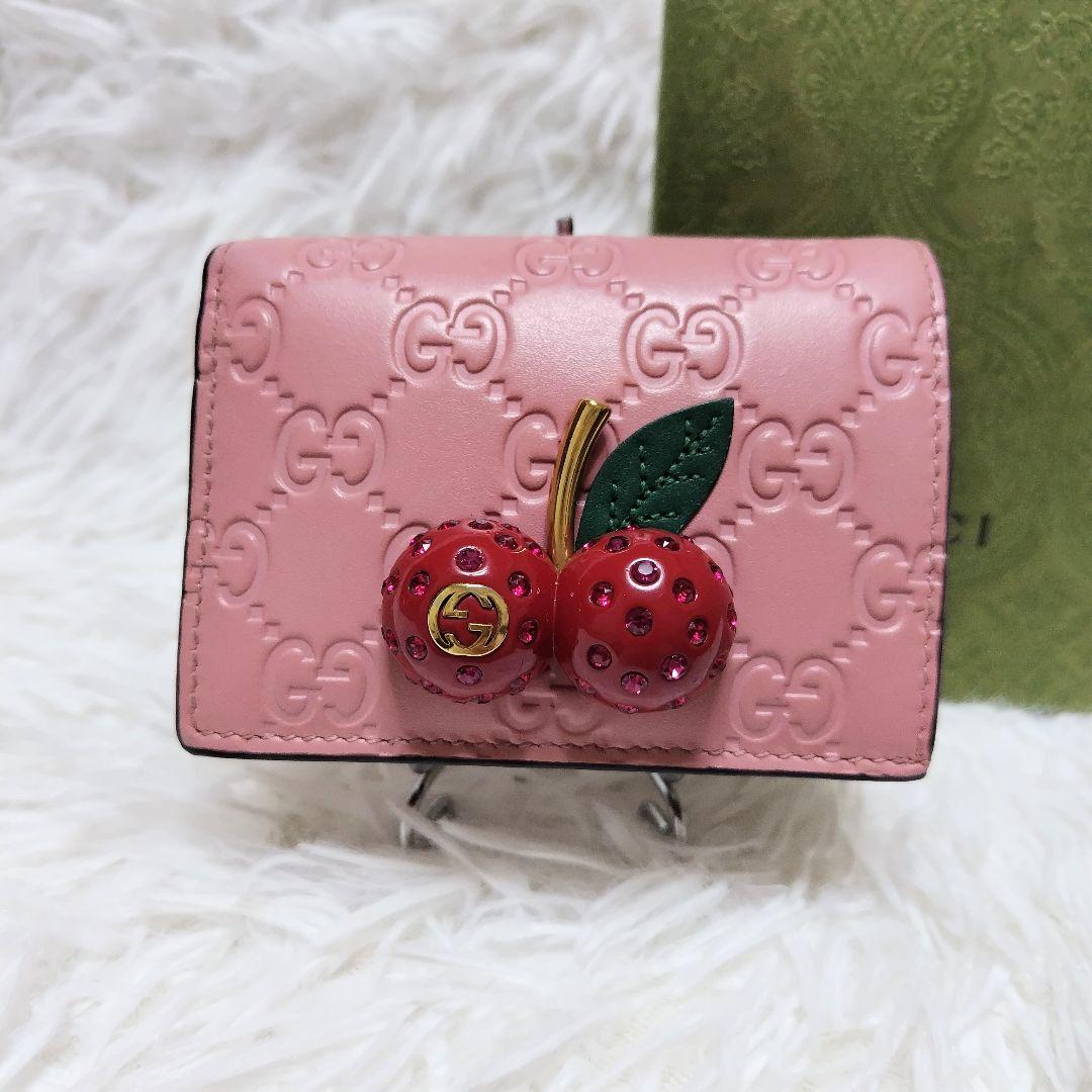 レア美品✨グッチ◇日本限定モデルチェリー二つ折り財布ピンクシマレザーゴールド金具