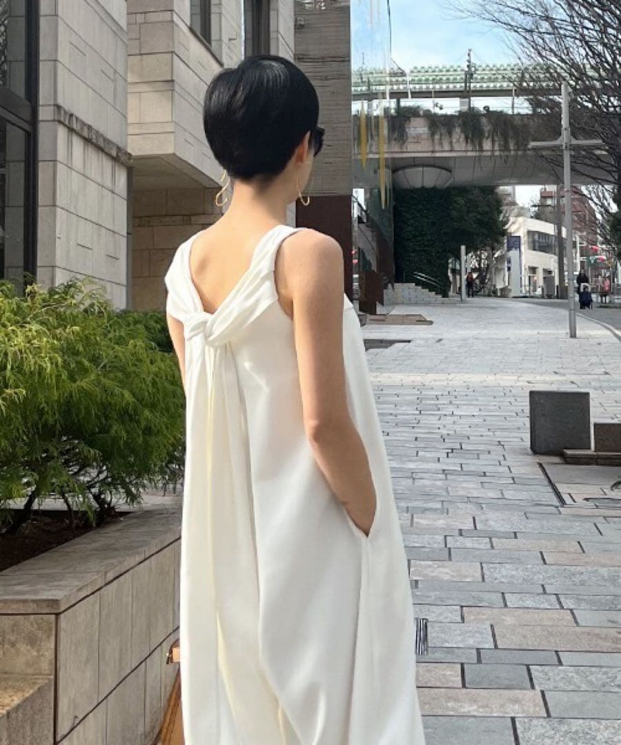 完売品‼️JENNEジェンヌ 3WAYバックリボンサロペット