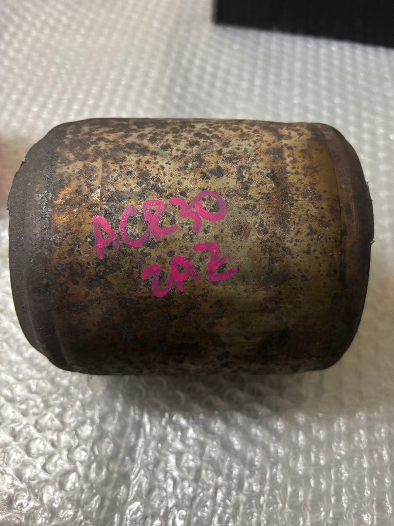 Toyota GB3 acr30 2az 触媒一個