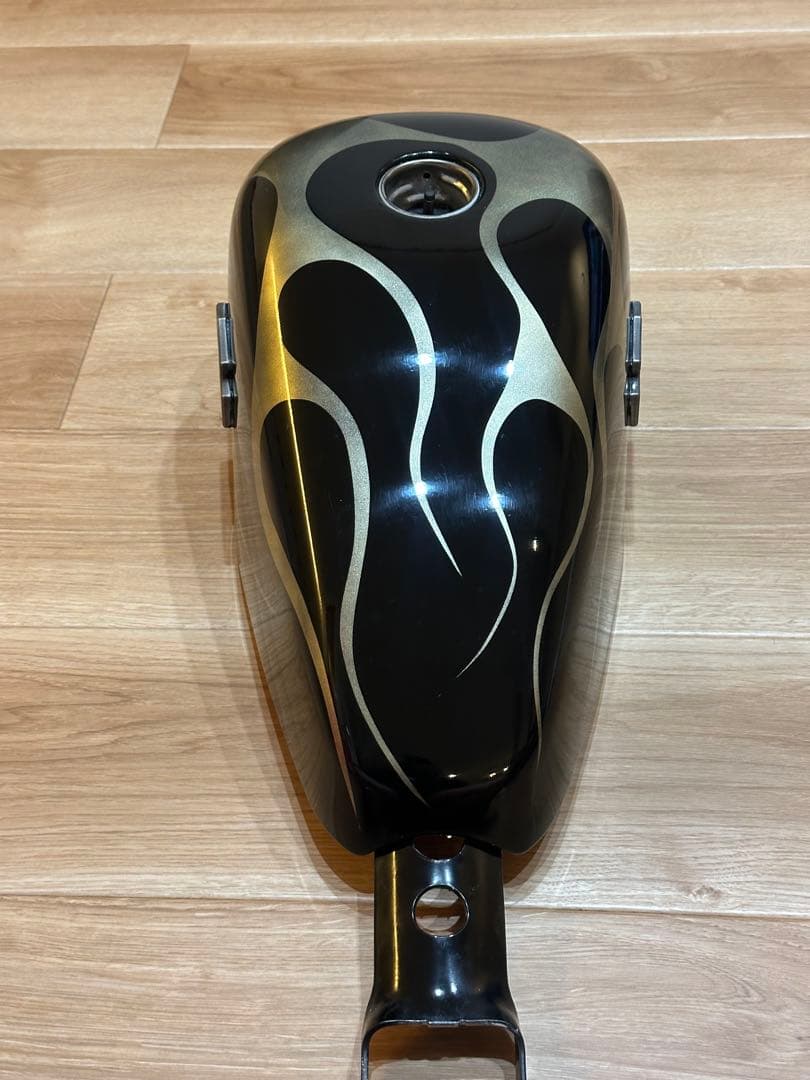 【スポーツスタータンク】ピーナッツタンク　ハーレーダビッドソン　インジェクション