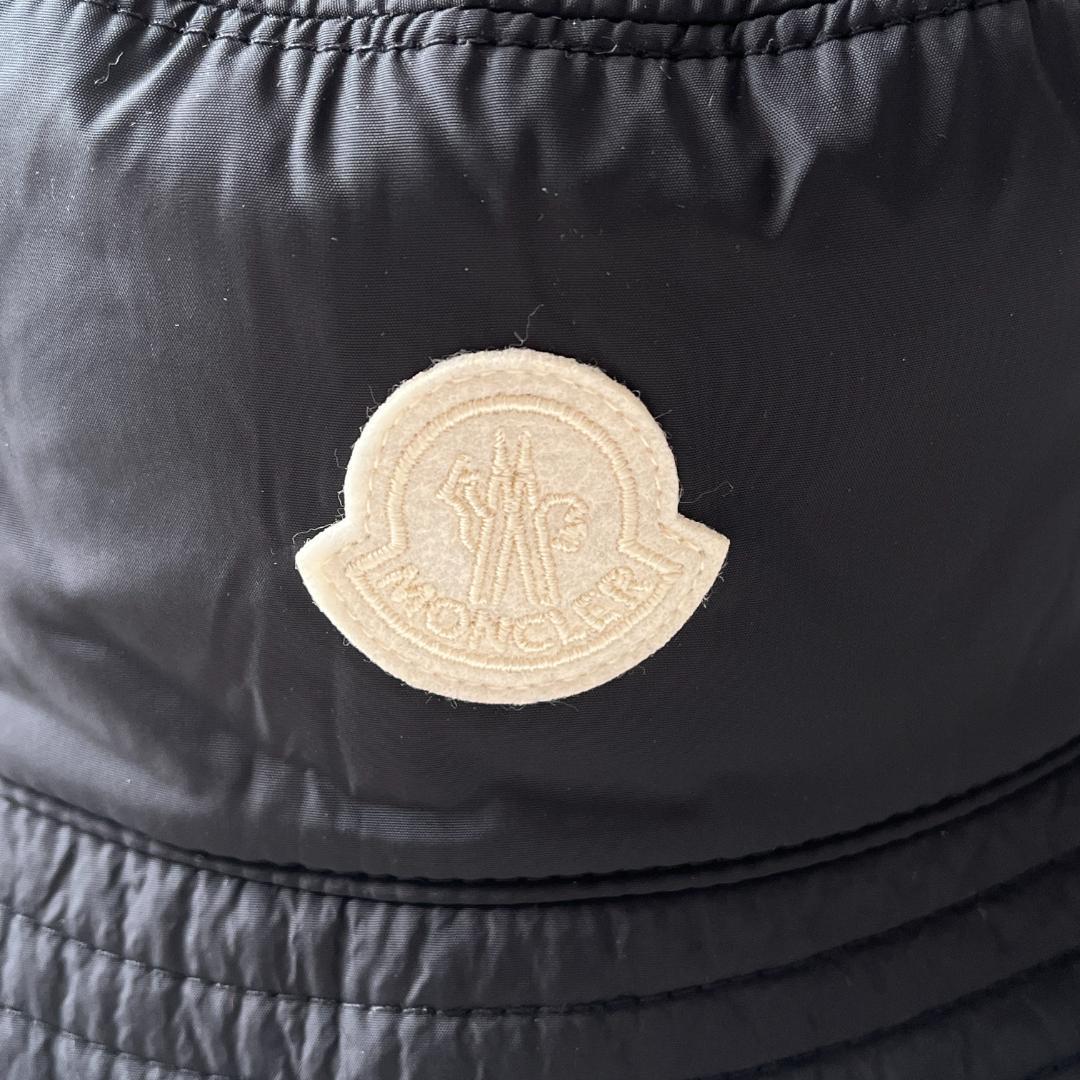 お値下げ！【新品】MONCLER バケットハット M ホワイトロゴ