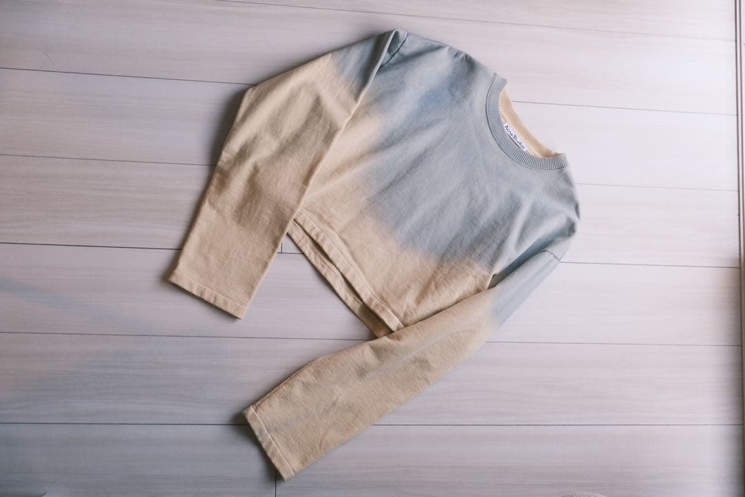 AURA STUDIO グラデーション クロップドスウェット