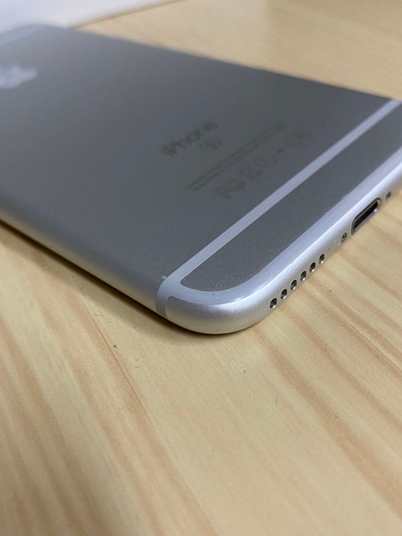 ④美品 ドコモ iPhone6s シルバー 64GB バッテリー最大容量100%