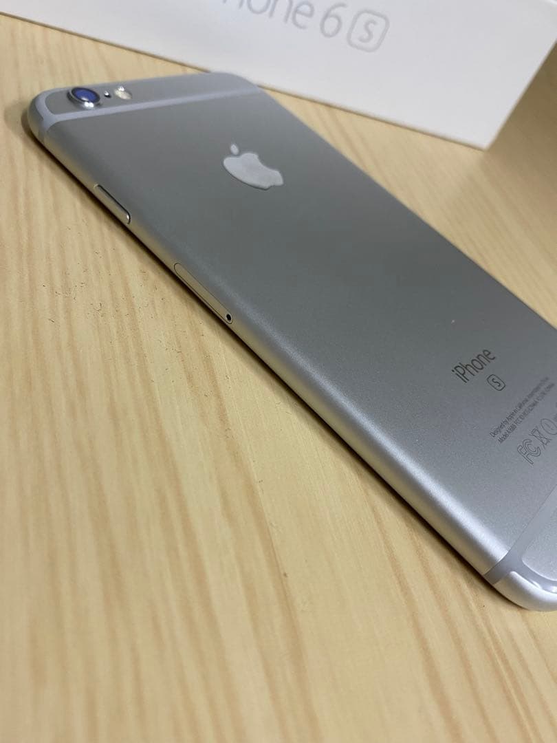 ④美品 ドコモ iPhone6s シルバー 64GB バッテリー最大容量100%