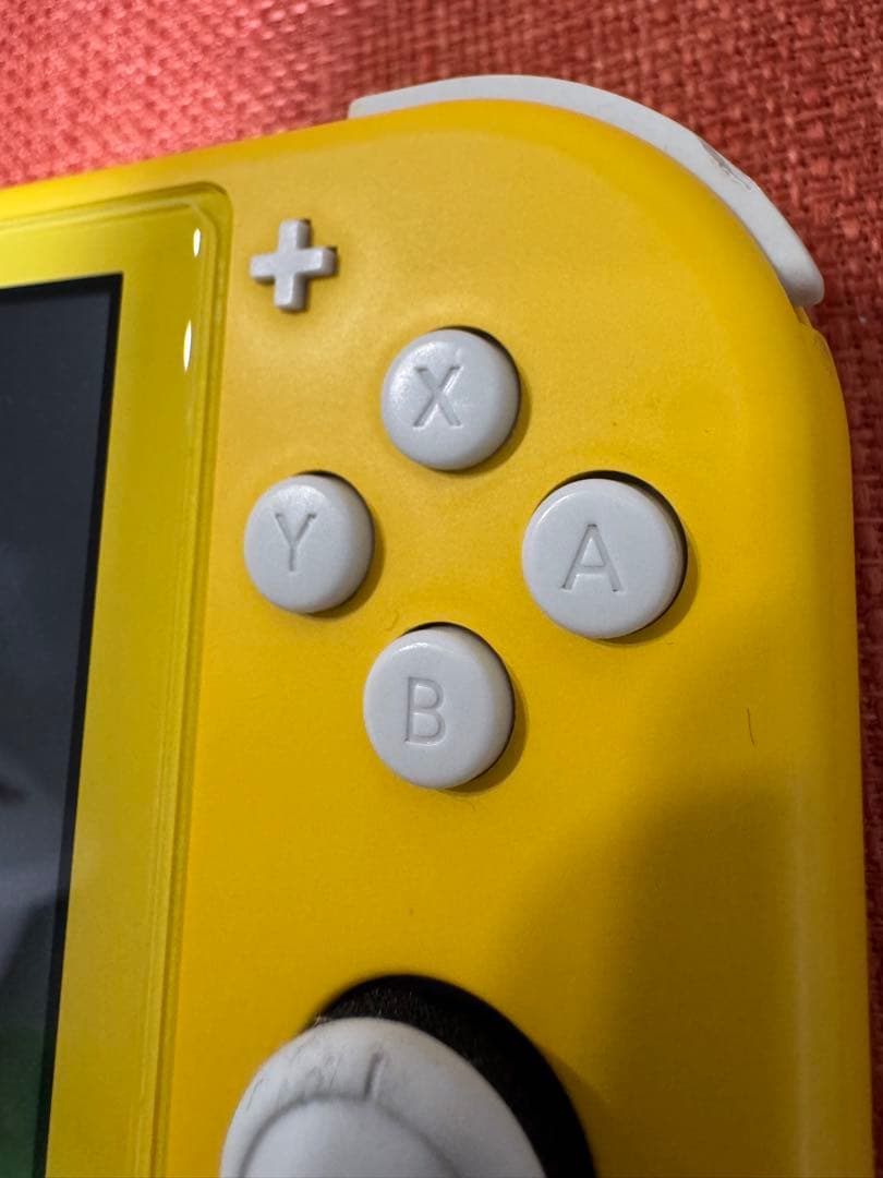 ケース付き Nintendo Switch Lite イエロー sdカード付き