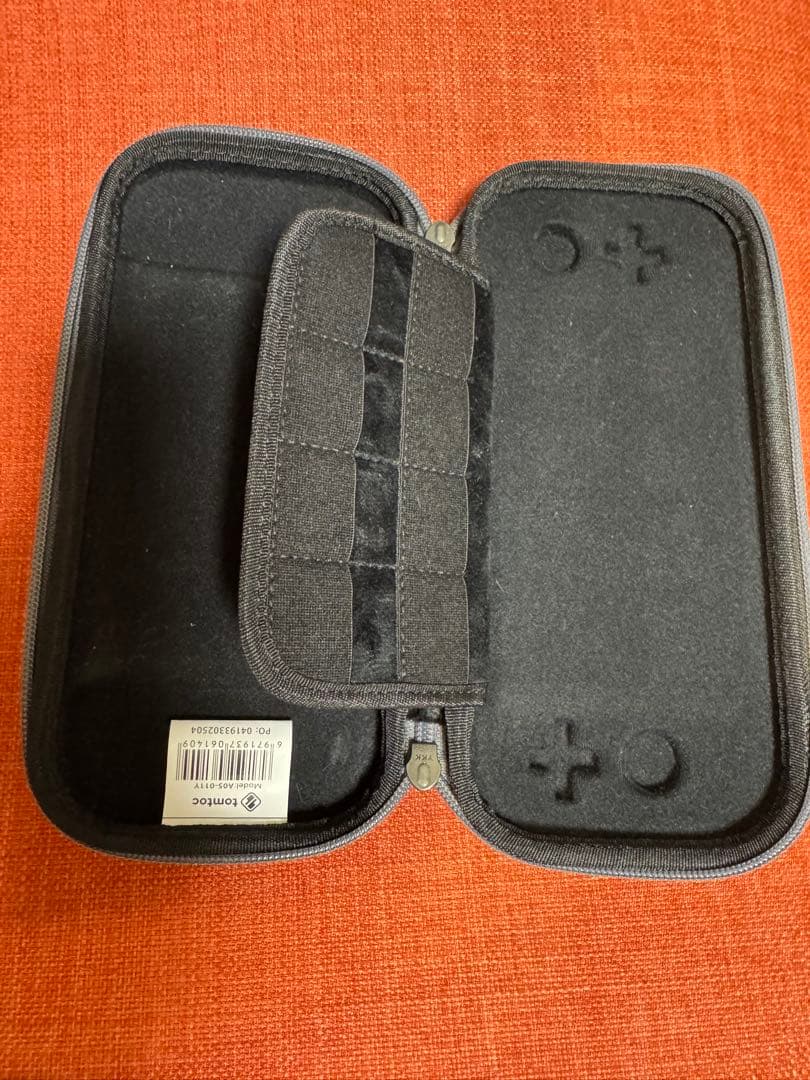 ケース付き Nintendo Switch Lite イエロー sdカード付き