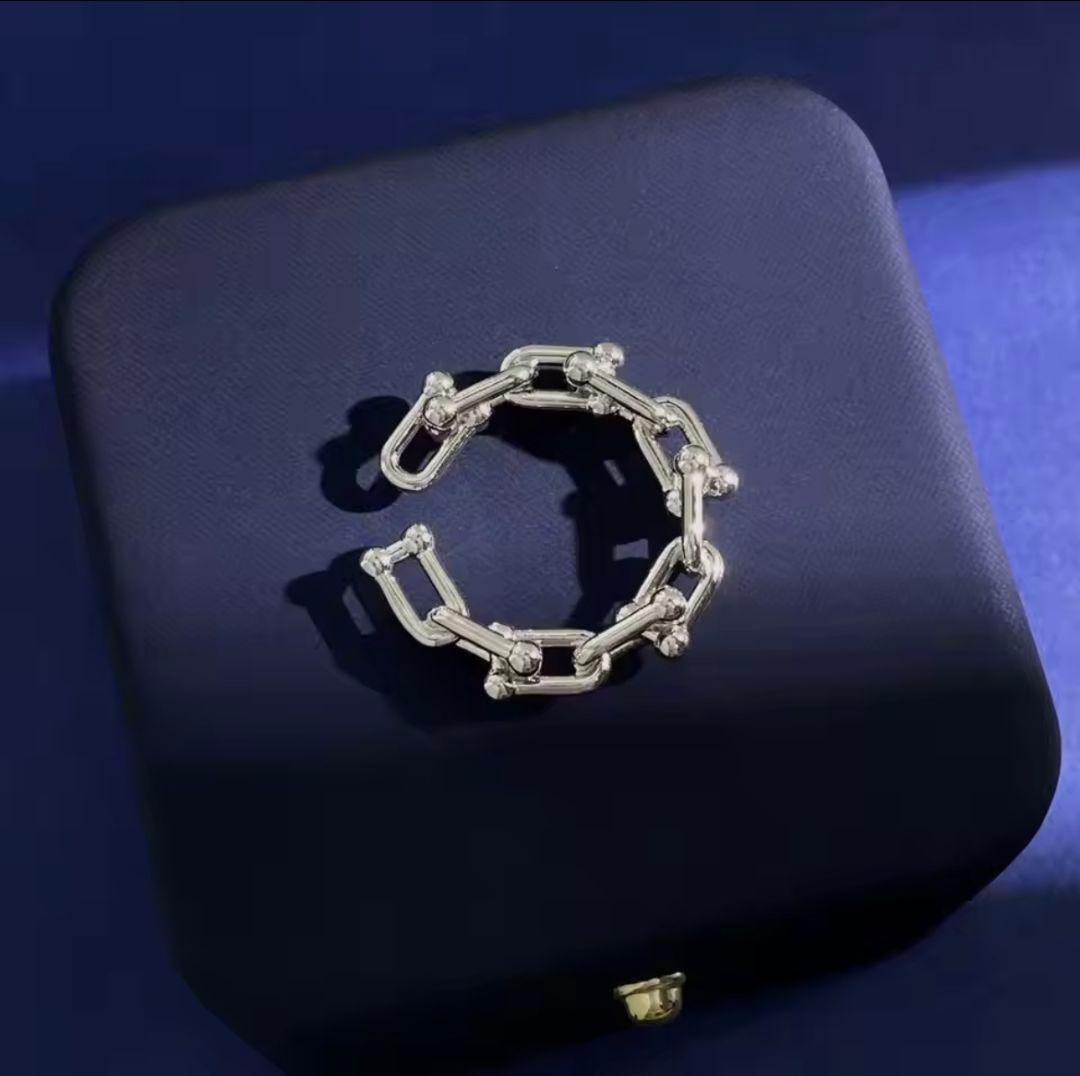 オシャレ指輪✨️　ハードウェアリング　ワンポイント　ゴールド