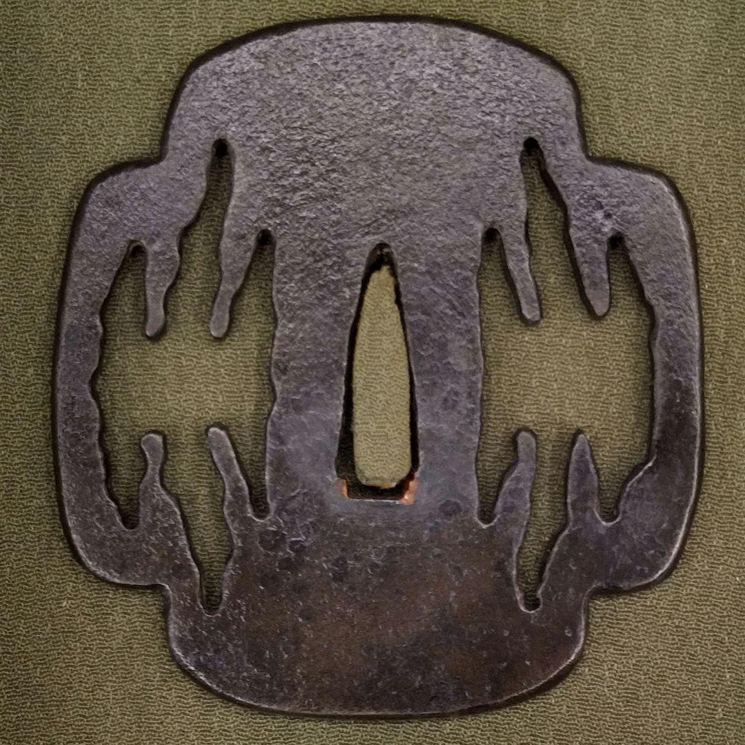 透かし鍔　柳生　尾張　氷柱　つらら　木瓜　透かし鐔　鍔　鐔　日本刀　アンティーク