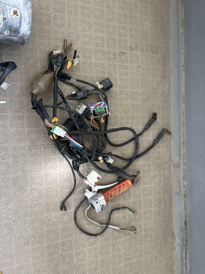 マグナ50 エンジン、pcキャブ、ハーネス、cdi、ボアアップ？